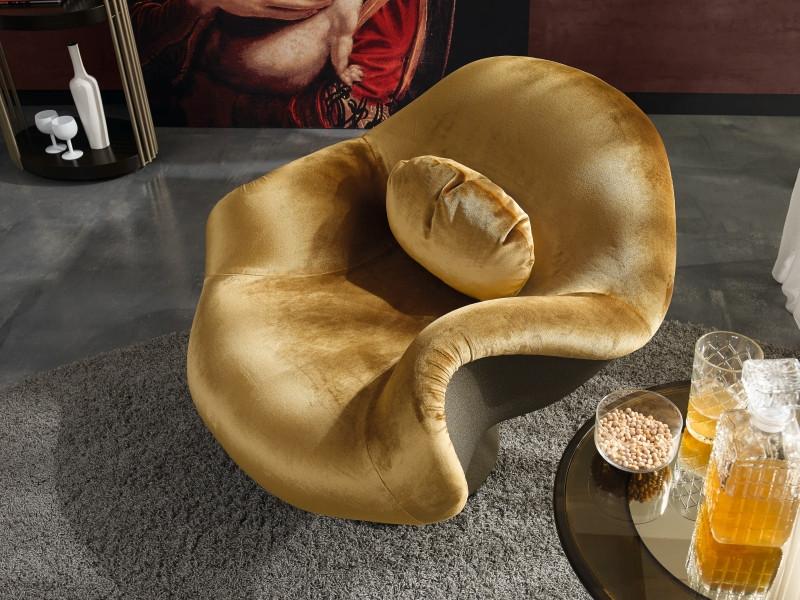 Armchair with armrests | Lips by Grilli