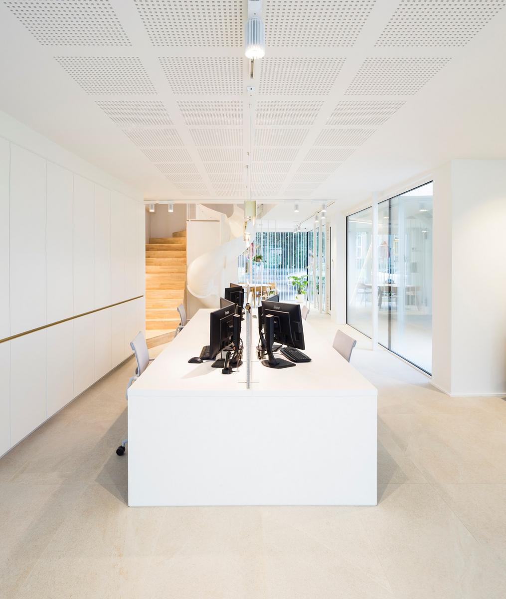 LED wood and aluminium pendant lamp | Mr Beam by Dark