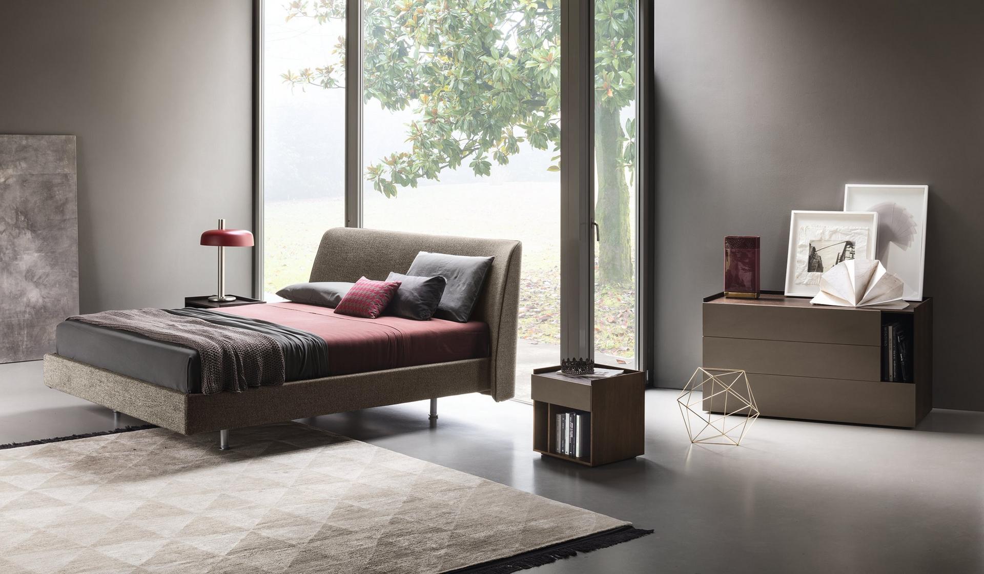 Oak chest of drawers / bedside table | Tip by Lema