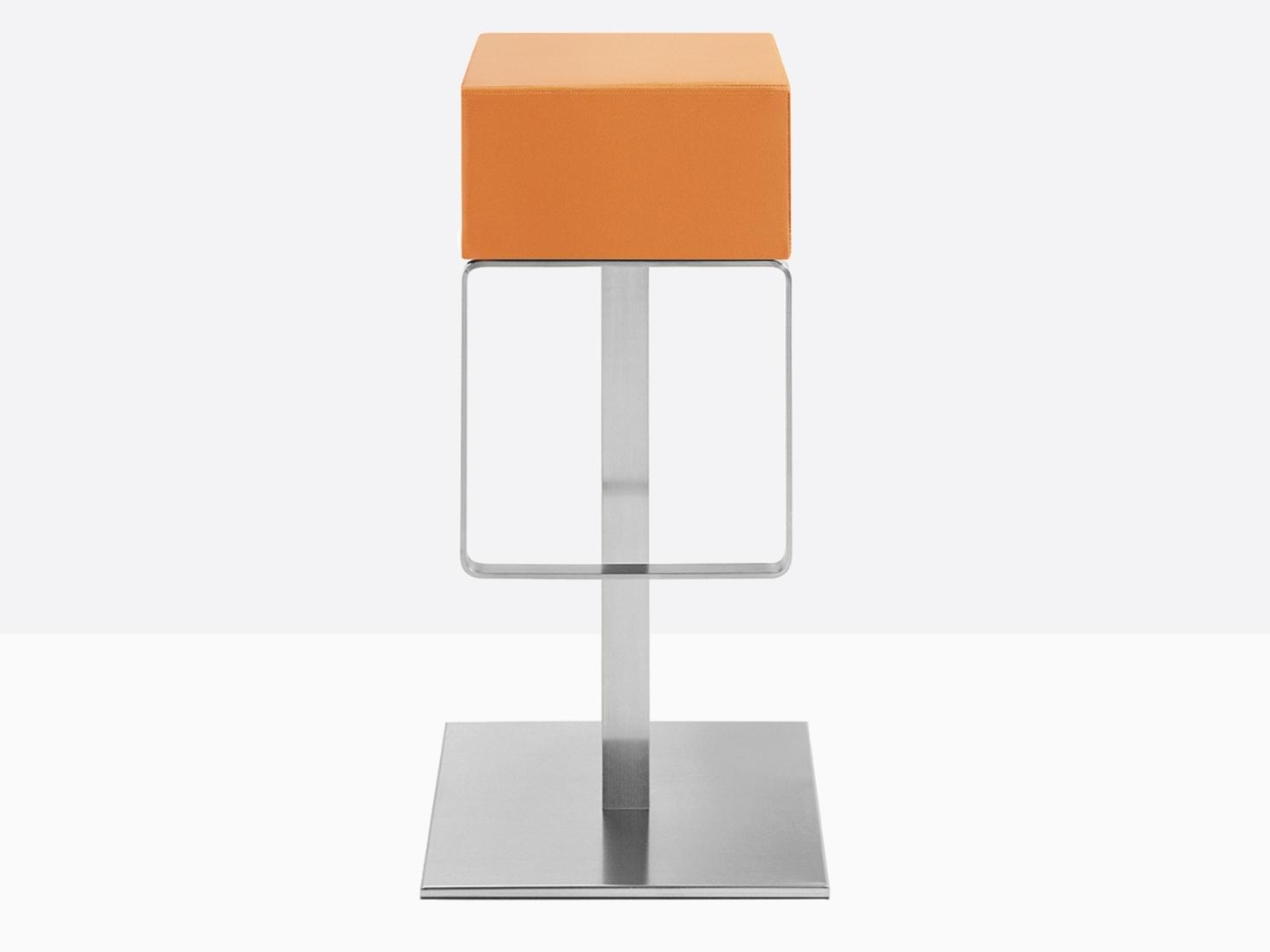 High swivel stool with footrest | Hx 4445g by Pedrali