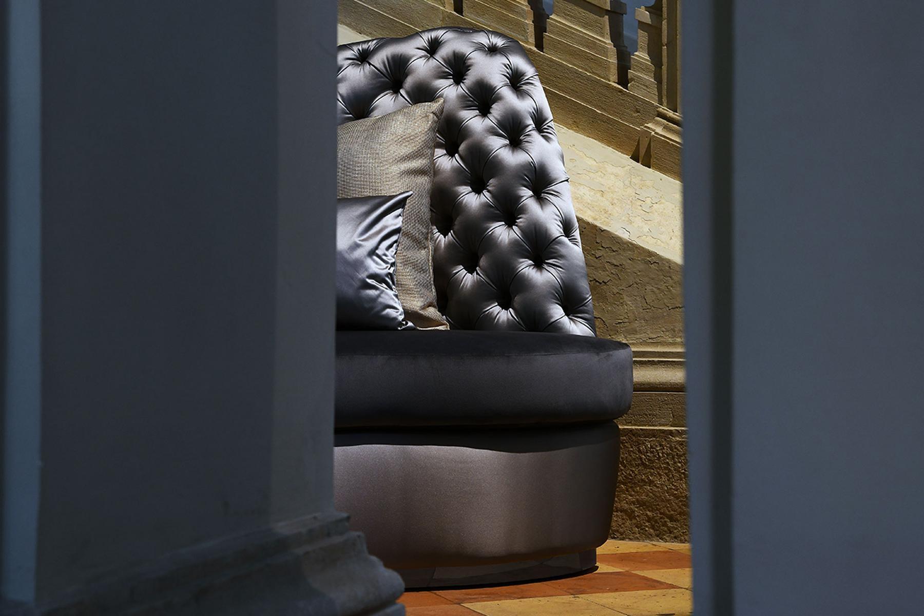 Tufted curved 3 seater sofa | Thalia by Domingo salotti