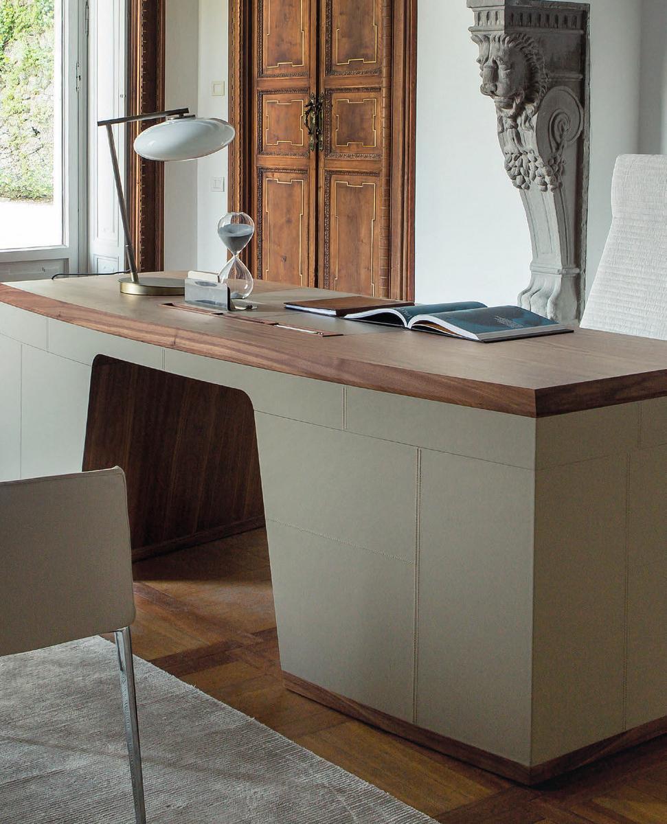 Walnut executive desk | Flavio by Porada