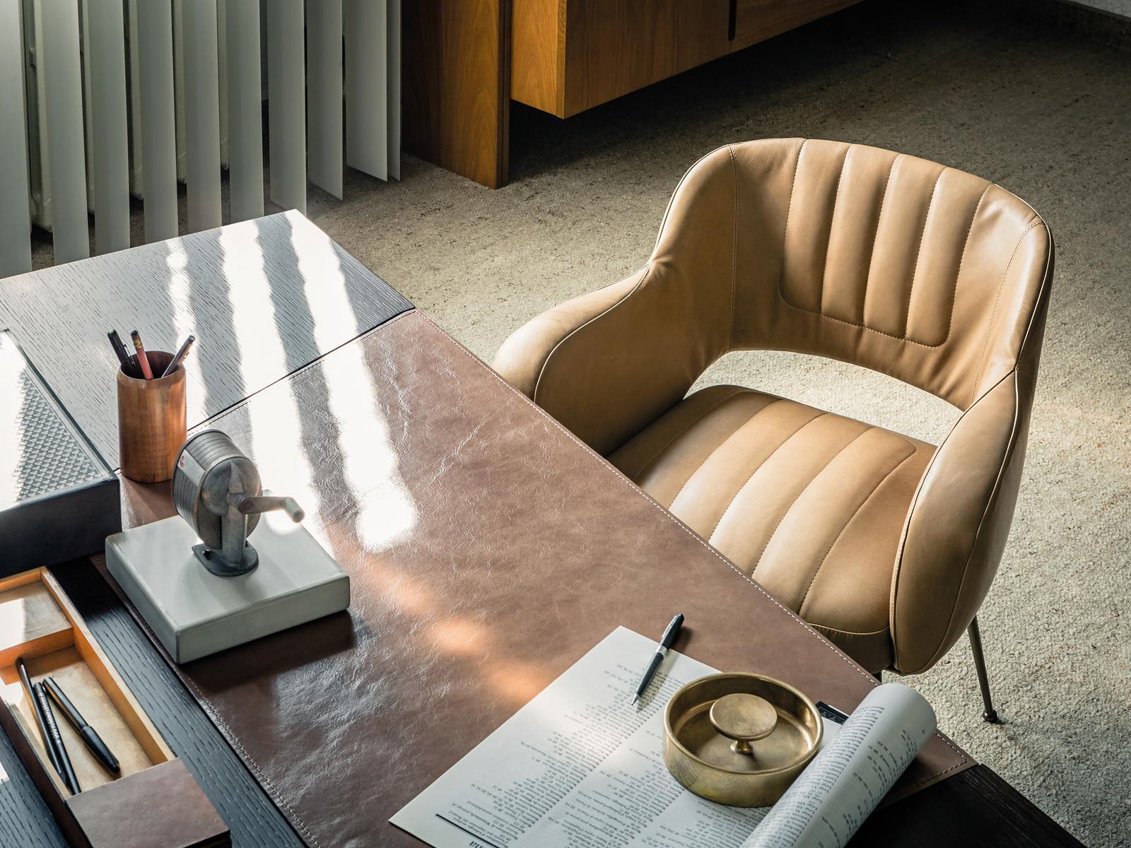 Leather easy chair | Miss Malice by Arketipo