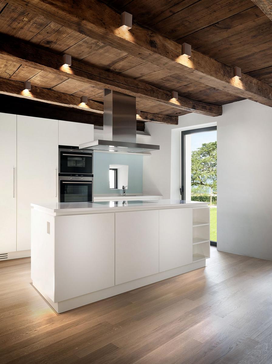 LED metal wall light | Kube by Olev