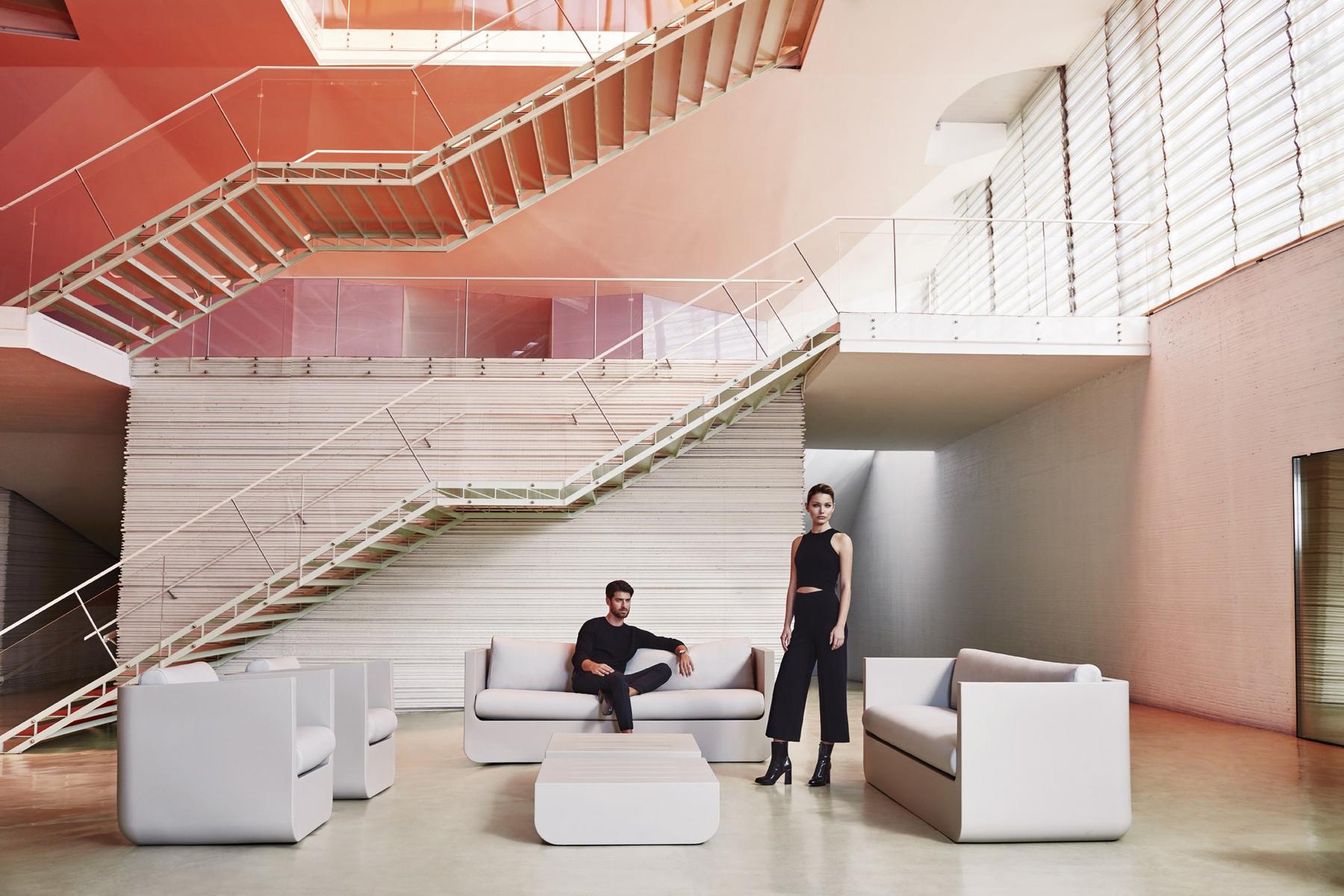 Armchair with armrests | Ulm by Vondom