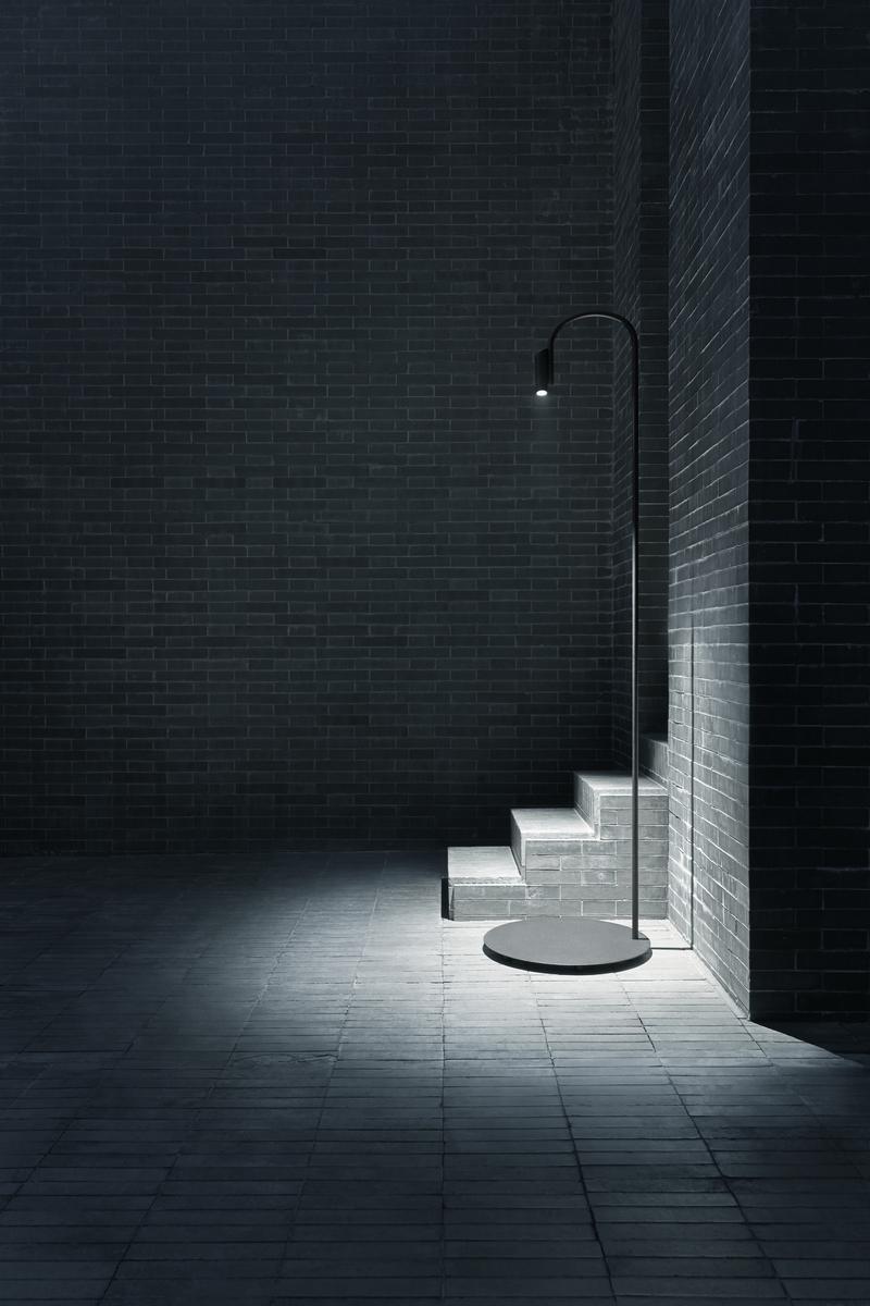 LED stainless steel floor lamp | Caule by Flos