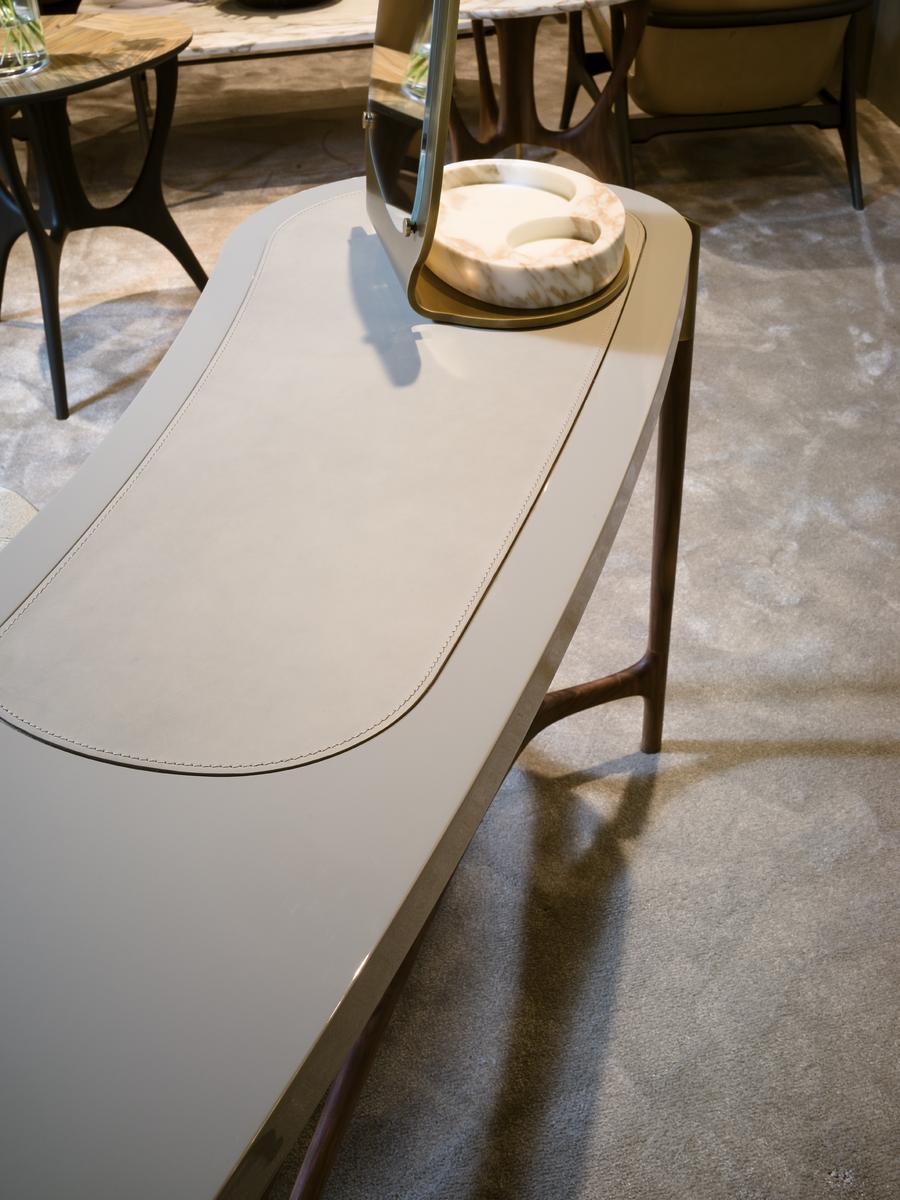 Walnut dressing table | Afrodite by Ezio Bellotti