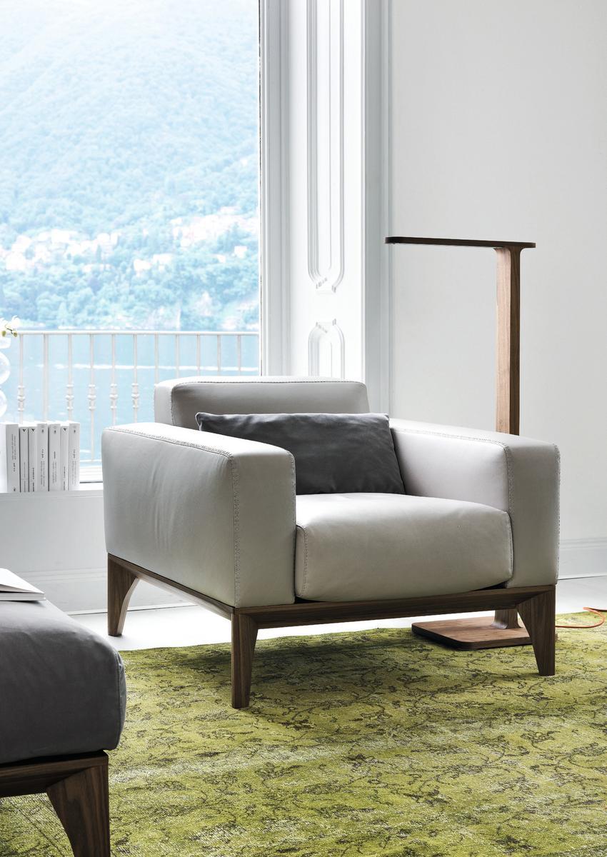 Leather armchair with armrests | Fellow by Porada