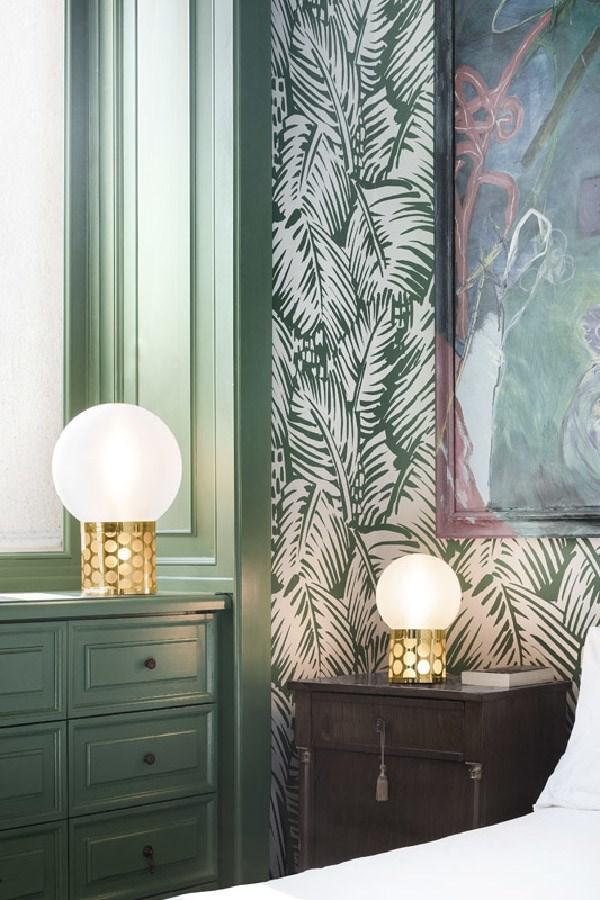 Goldflex® and methacrylate LED table lamp | Atmosfera by Slamp