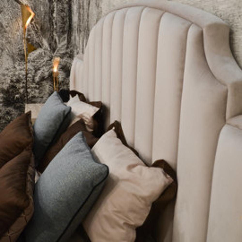 Fabric bed with high headboard | Sidney by Cavio