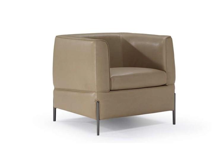 Leather armchair with armrests | Anteprima by Natuzzi Italia