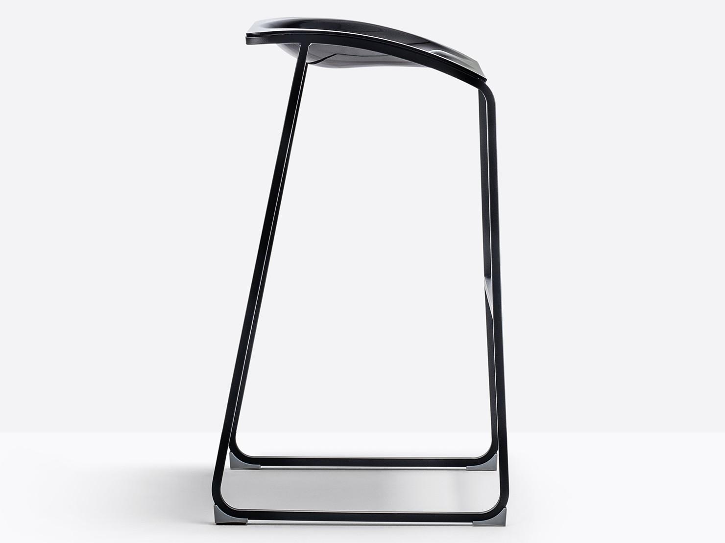 Sled base steel stool with footrest | Arod 510 by Pedrali