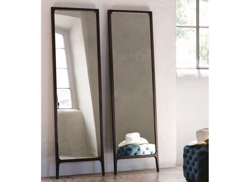 Freestanding mirror with wooden frame | Rimmel by Porada