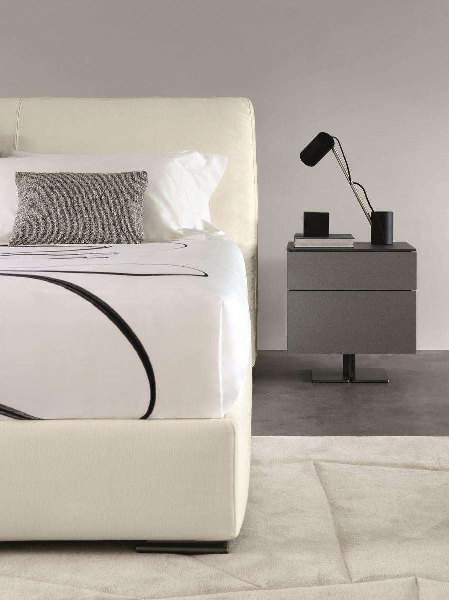 Upholstered double bed | Myplace by Flou