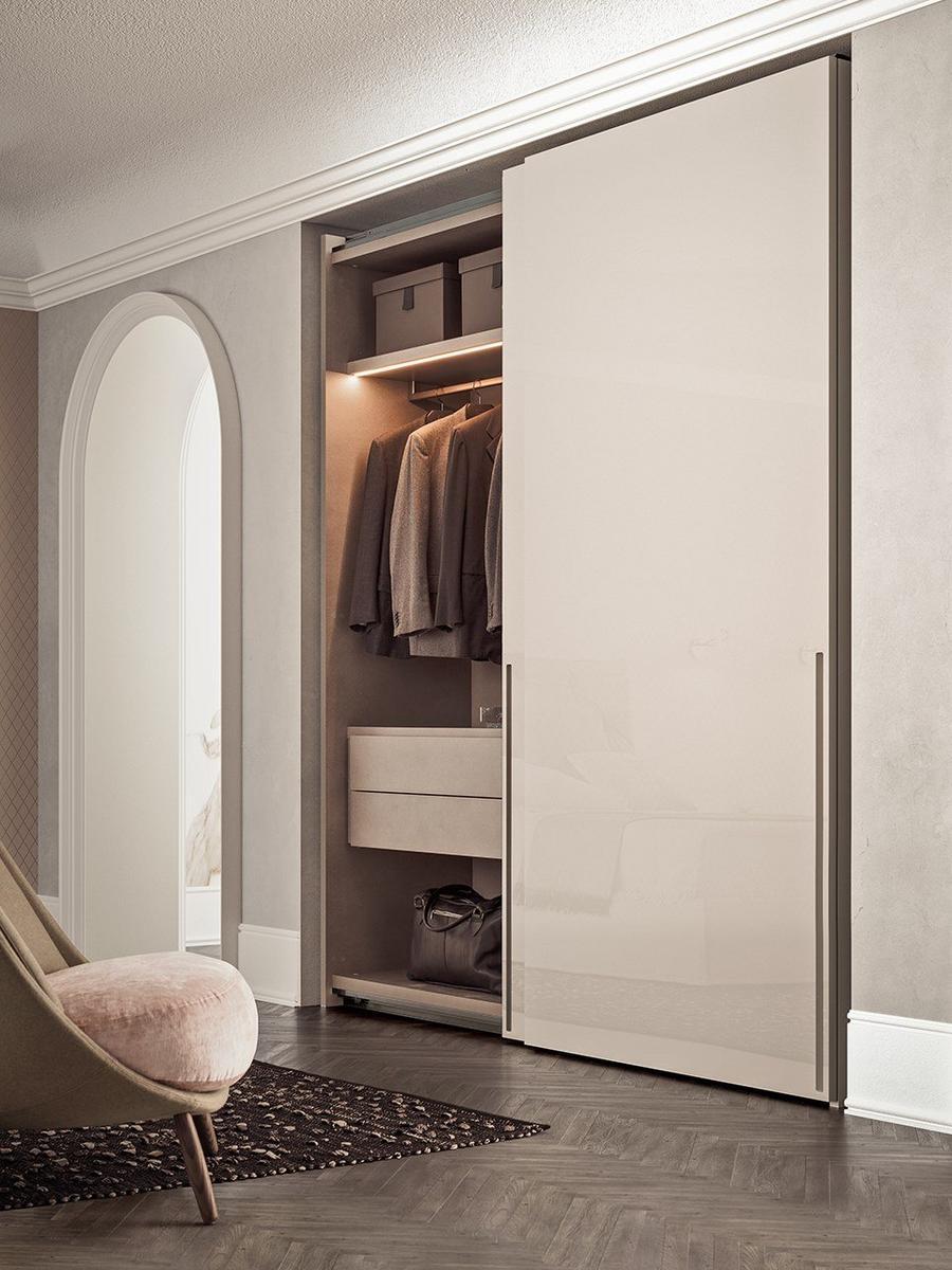Lacquered wooden wardrobe | Tratto by Pianca