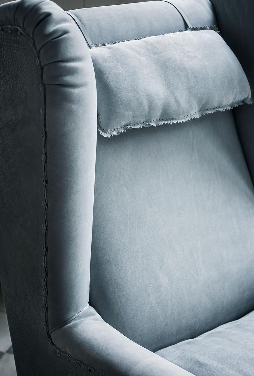Leather armchair with armrests | Pochette by Baxter