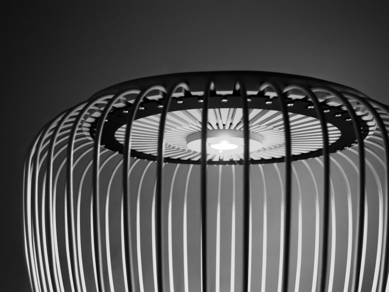 LED steel floor lamp | Meridiano by Vibia