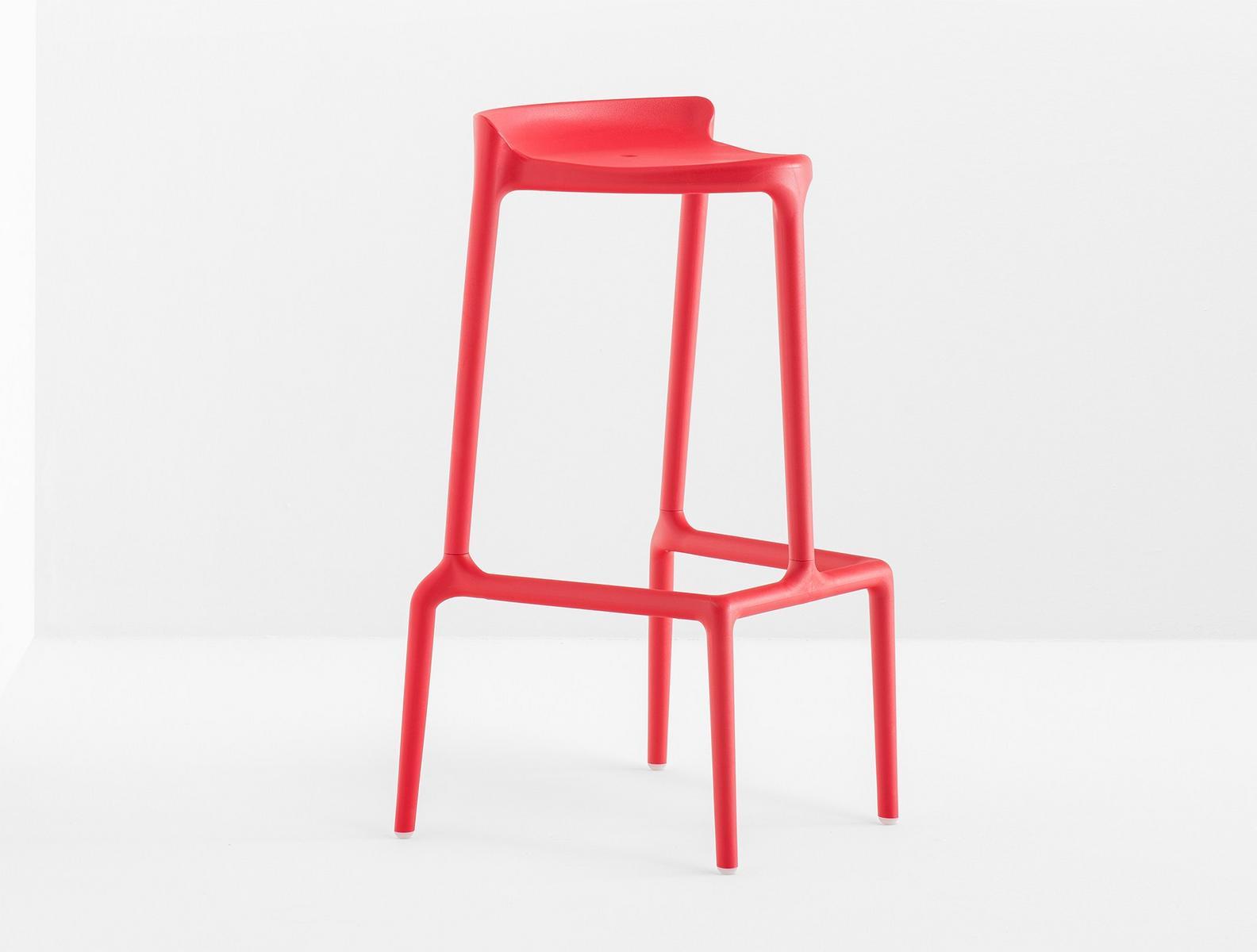 High stackable polypropylene stool | Happy 490 by Pedrali