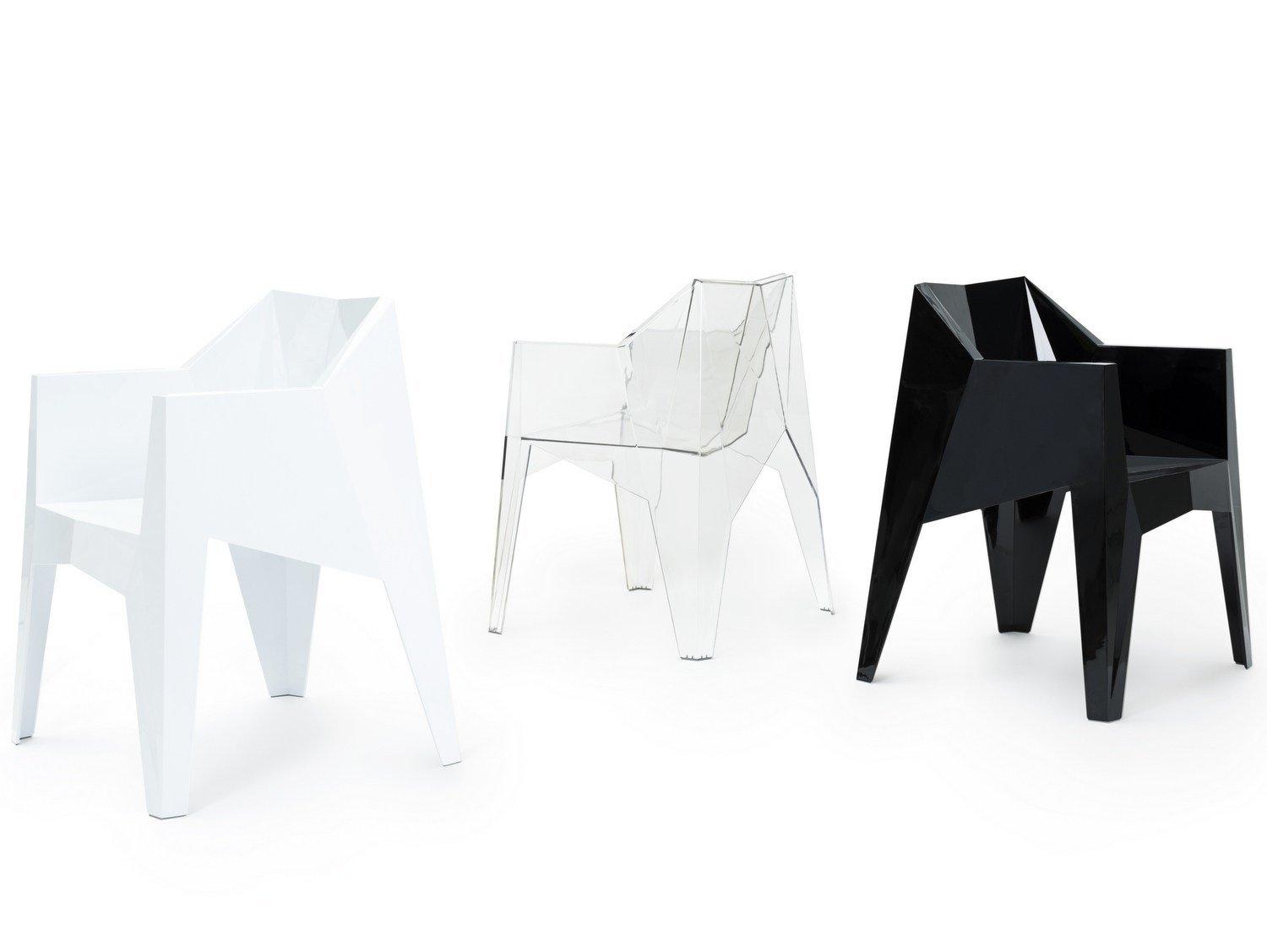Stackable garden chair with armrests | Voxel by Vondom