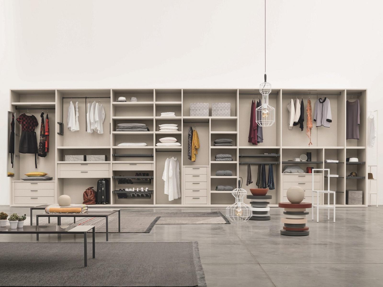 Sectional wooden walk-in wardrobe | Logica by Tomasella