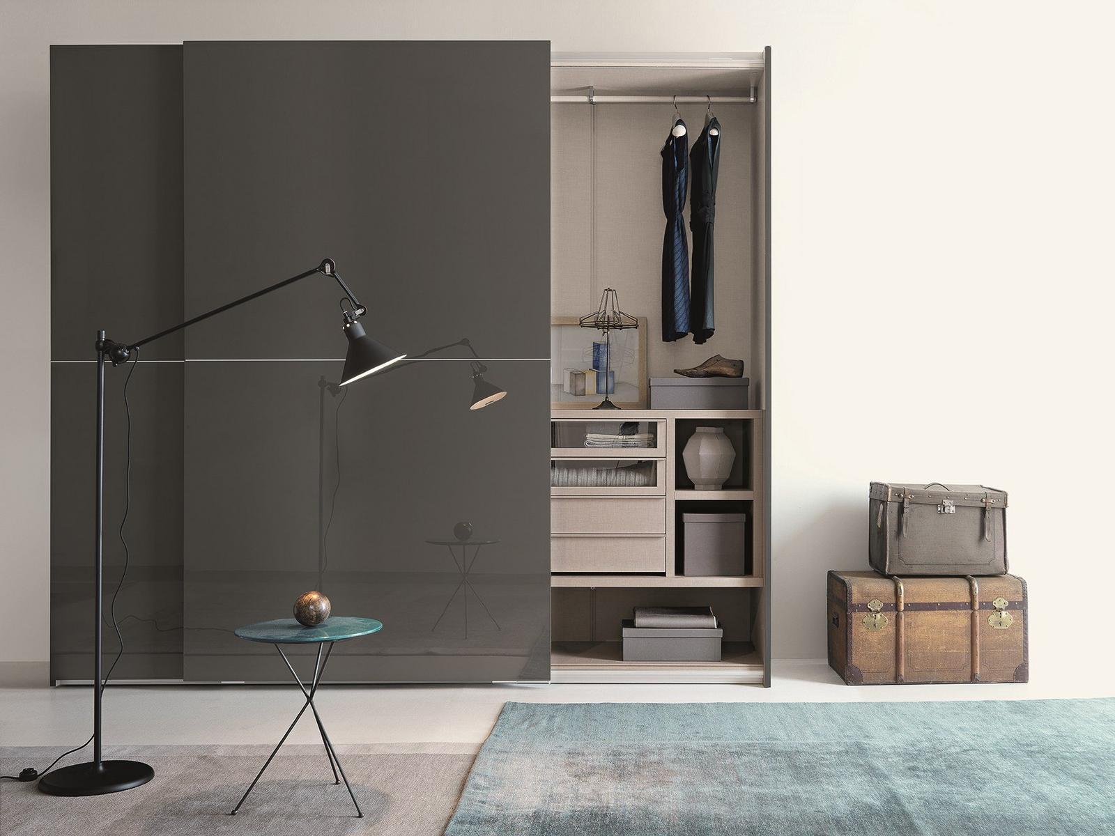 Wardrobe with sliding doors custom | Piana by Lema