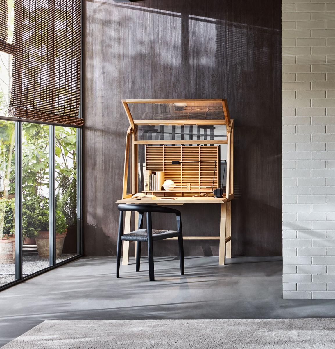 Wooden secretary desk with flap doors | Secretello by Molteni