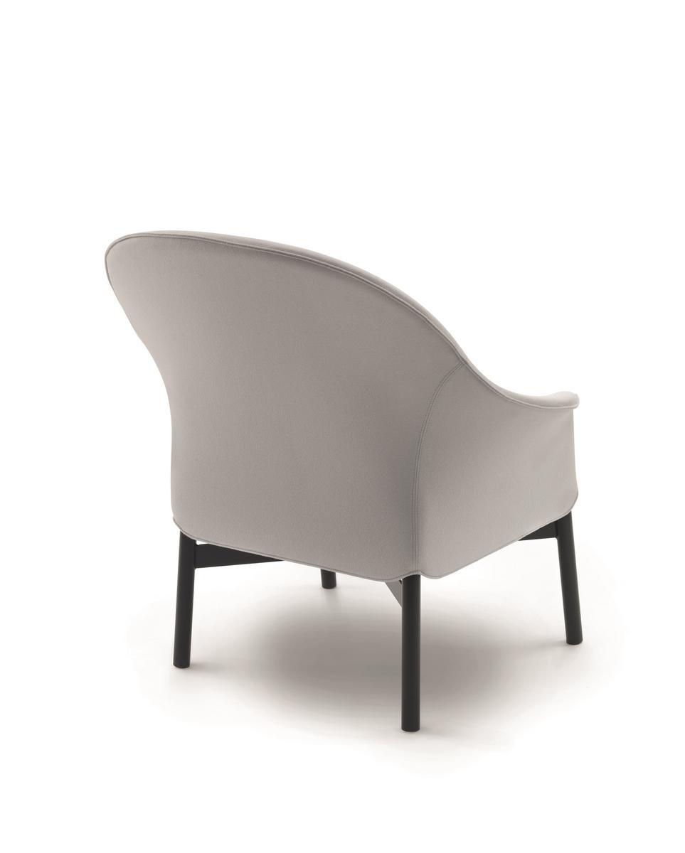 Fabric easy chair with armrests | Gloria High by Arflex