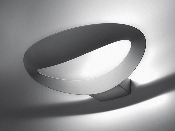 Indirect light die cast aluminium wall lamp | Mesmeri by Artemide