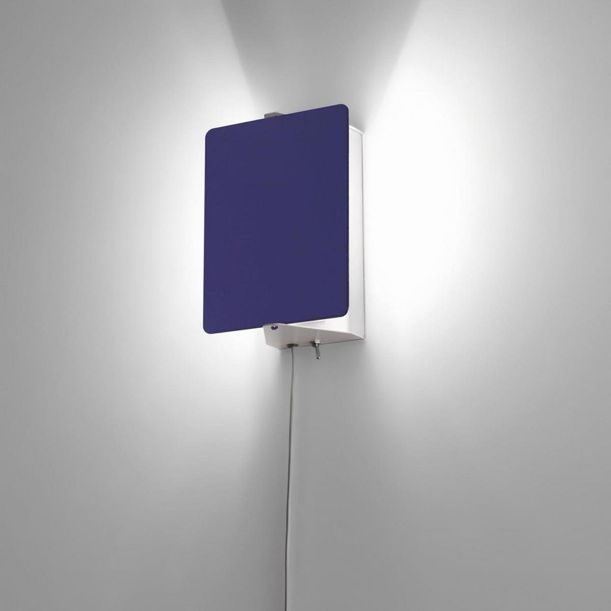 Adjustable aluminium wall lamp | Applique À Volet Pivotant by Nemo