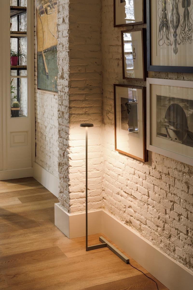LED metal floor lamp | Flat 5955 by Vibia