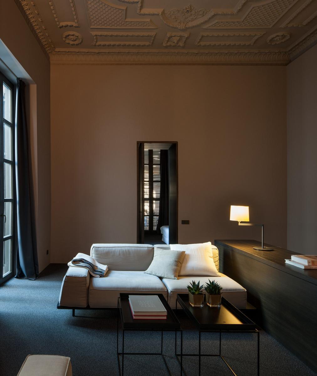 Table lamp | Swing 0507 by Vibia