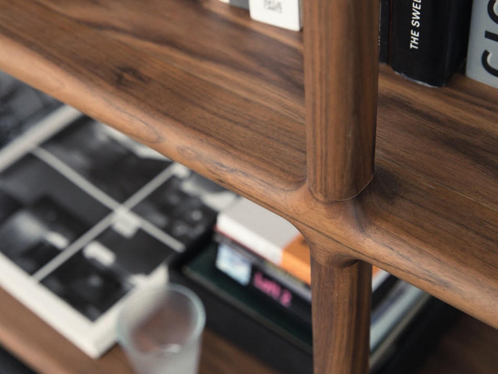 Open double-sided solid wood bookcase | Biblo by Porada