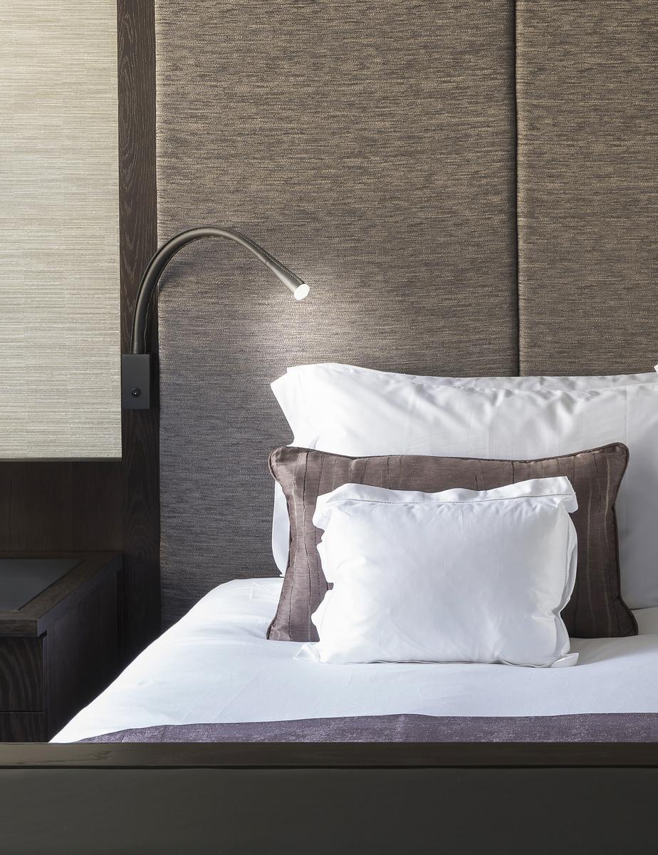 LED leather reading lamp | Flexiled Leather by Contardi