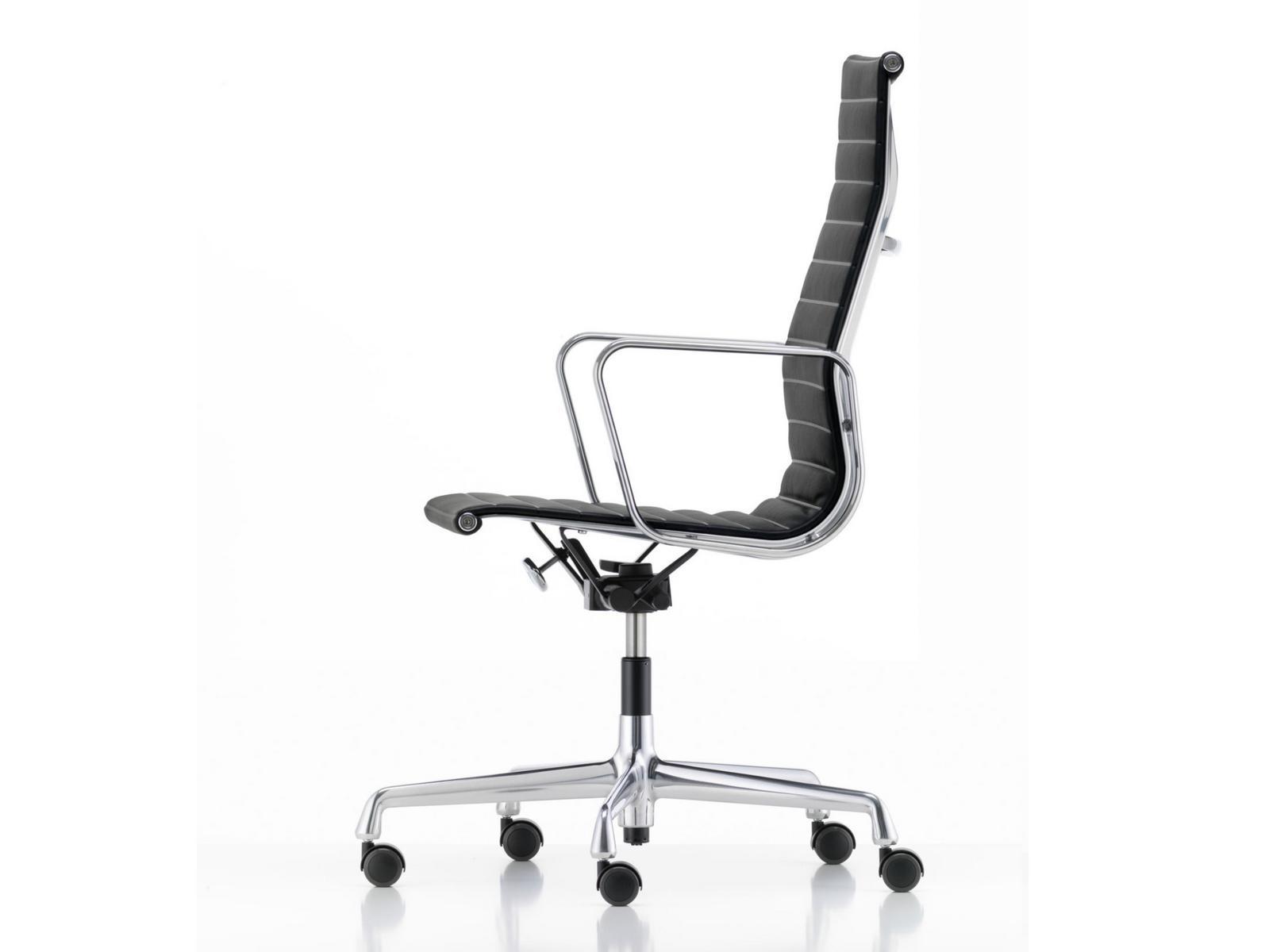 Swivel leather office chair with armrests | Aluminium Chair Ea 119 by Vitra