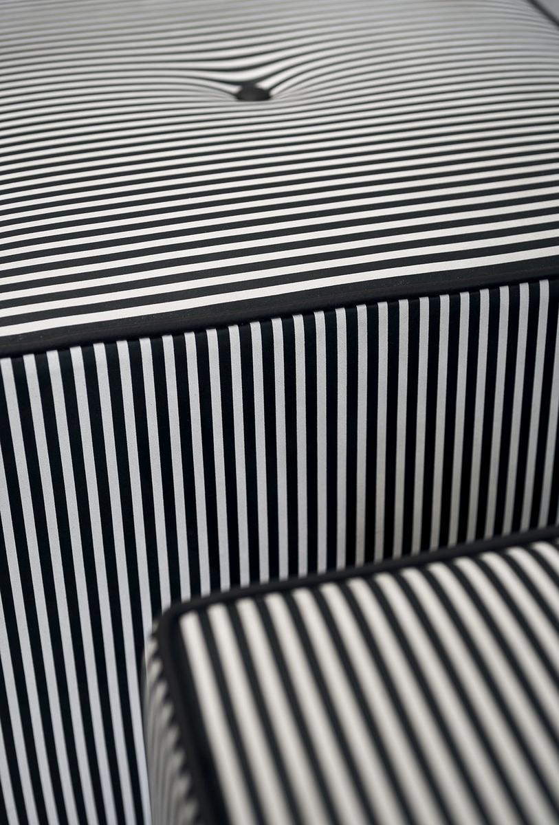 Square leather pouf | Anais by Baxter