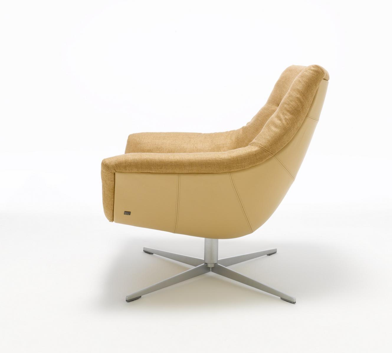 Fabric armchair with armrests | 566 by Rolf Benz