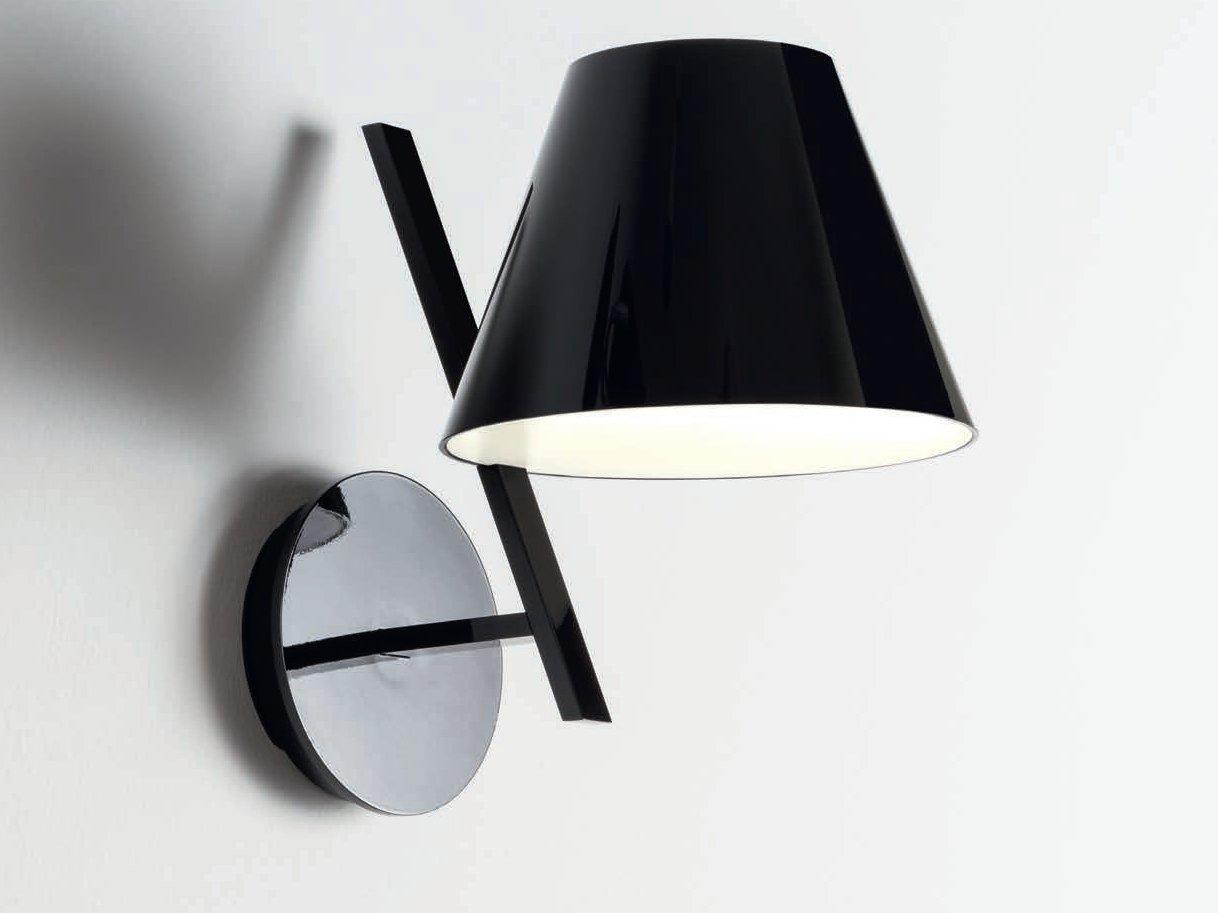 LED direct light polycarbonate wall lamp | La Petite by Artemide