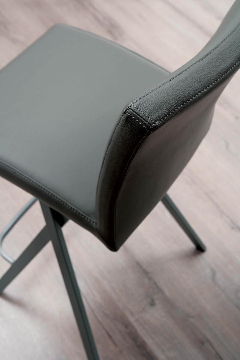 High upholstered leather stool | Etienne by Ozzio Italia