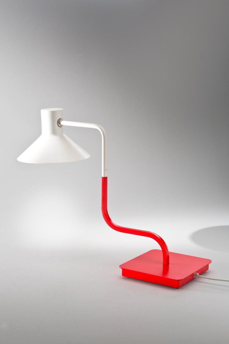 LED adjustable iron table lamp | Sister by Zava